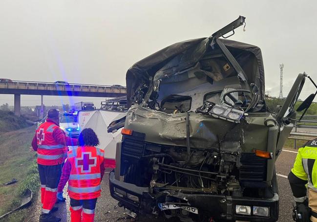 Estado en el que ha quedado uno de los vehículos militares implicados en el accidente.