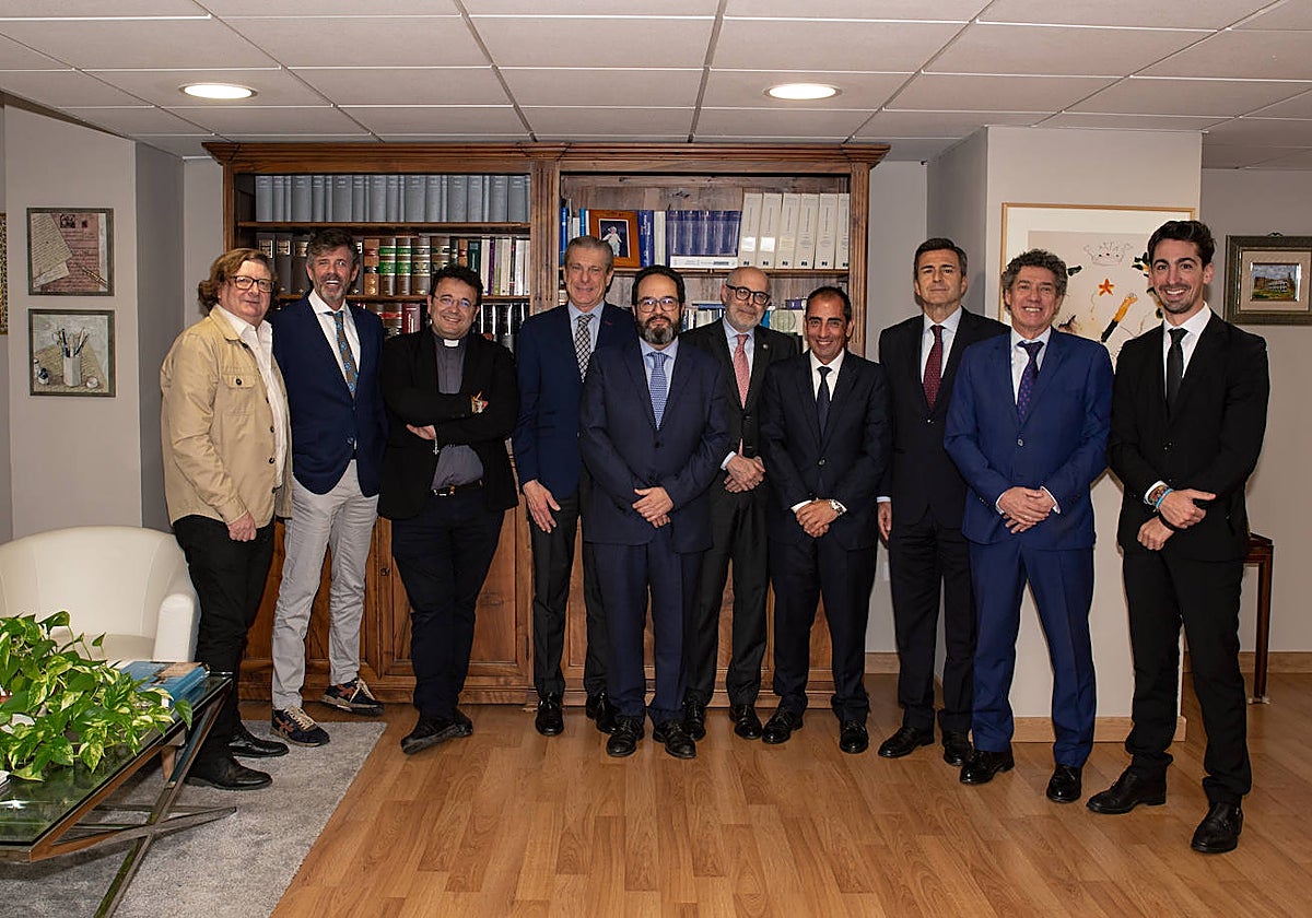 Firma de la constitución de la asociación de antiguos alumnos del San José.