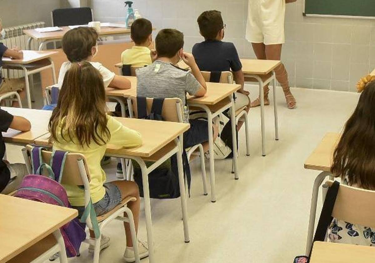 Educación bajará la ratio «de manera progresiva» en las aulas extremeñas