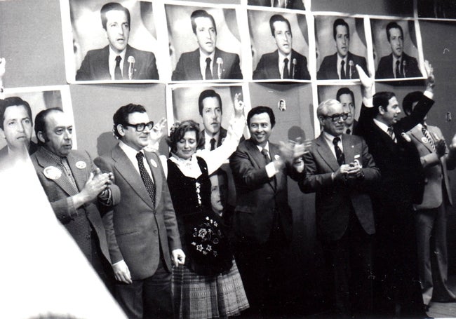 Hernández Sito, Sánchez de León, Morenas, Oliart y otros militantes extremeños de UCD, en el año 1979.