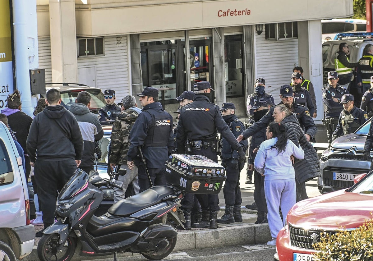 La policía en el lugar de los hechos.