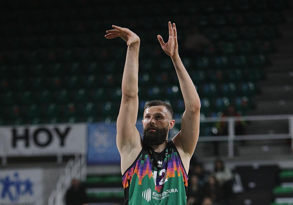 Cepukaitis, con el Cáceres.