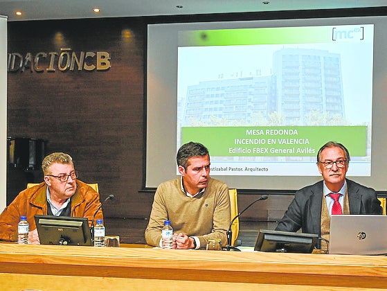 Imagen secundaria 1 - Folklore extremeño en los colegios