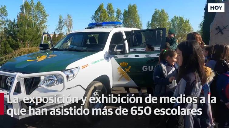 La Guardia Civil ha realizado una exposición y exhibición de medios dirigida a más de 650 escolares de la provincia de Cáceres