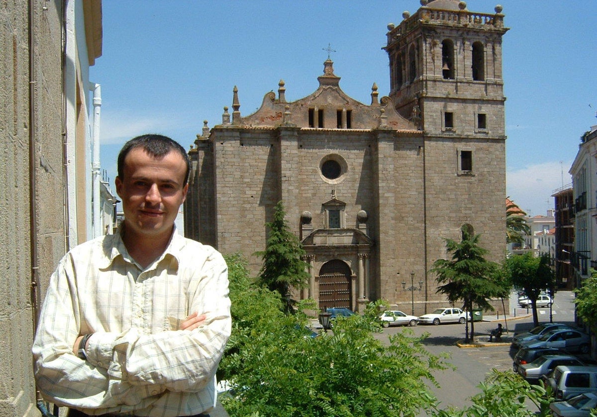 Miguel Ángel Gallardo, en una de sus primeras imágenes tras ser elegido alcalde por primera vez en 2003.