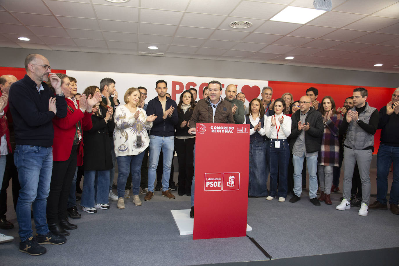 Primeras imágenes tras conocer el resultado de las primarias del PSOE extremeño