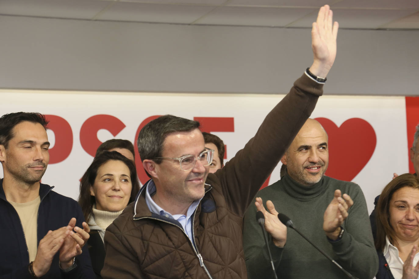 Primeras imágenes tras conocer el resultado de las primarias del PSOE extremeño