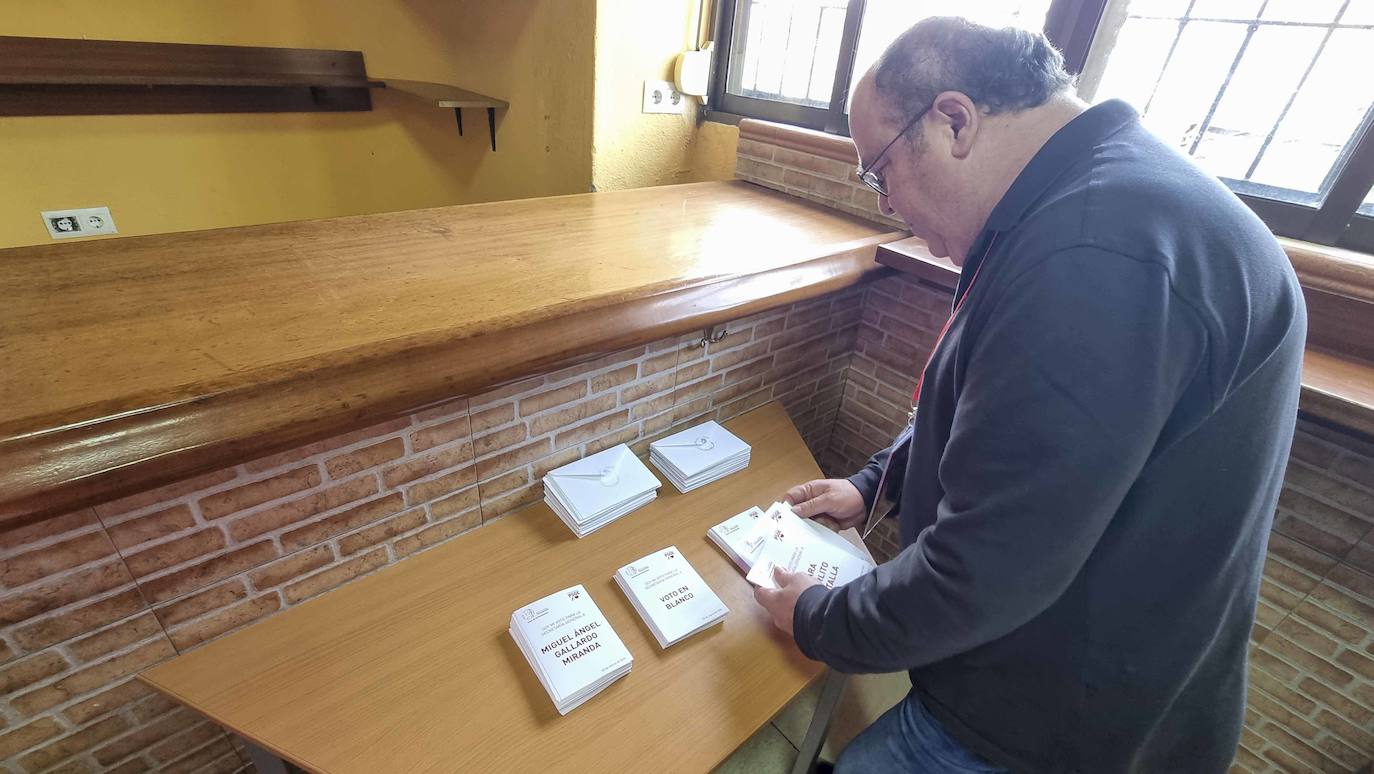 Las primarias del PSOE en Extremadura, en imágenes