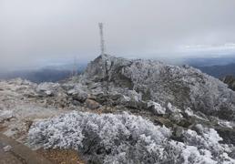 Vídeo | Manto blanco en el pico Villuercas