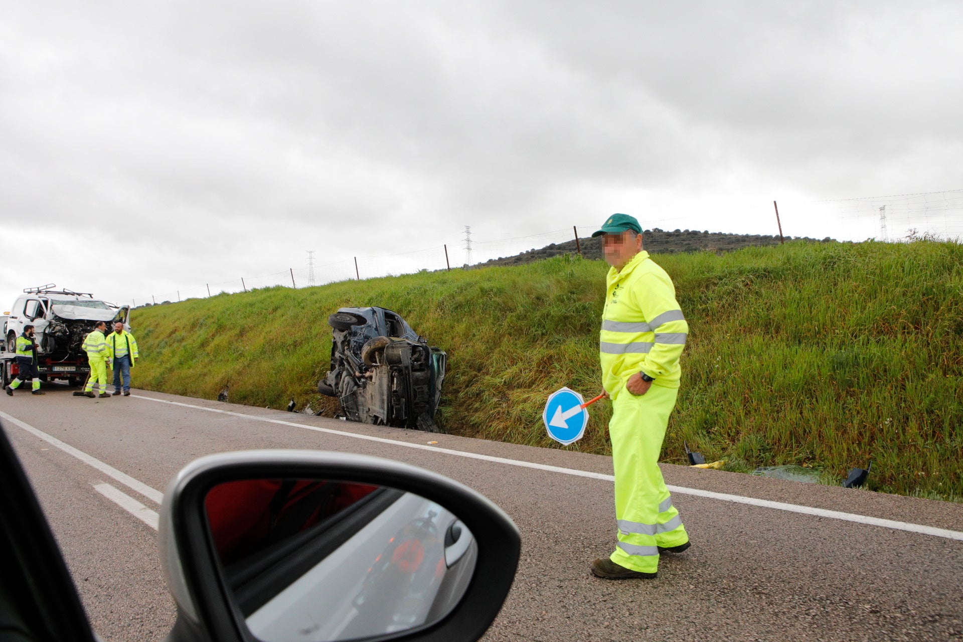 Así han quedado los vehículos tras el choque fronto-lateral en Cáceres