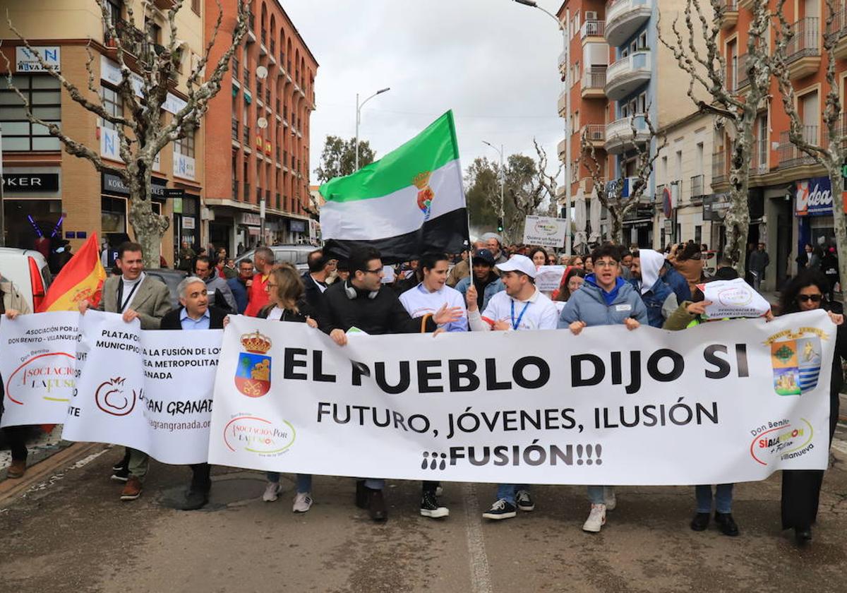 Manifestación a favor de la fusión.