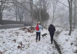 Fotos | Los extremeños aprovechan el domingo para disfrutar de la nieve