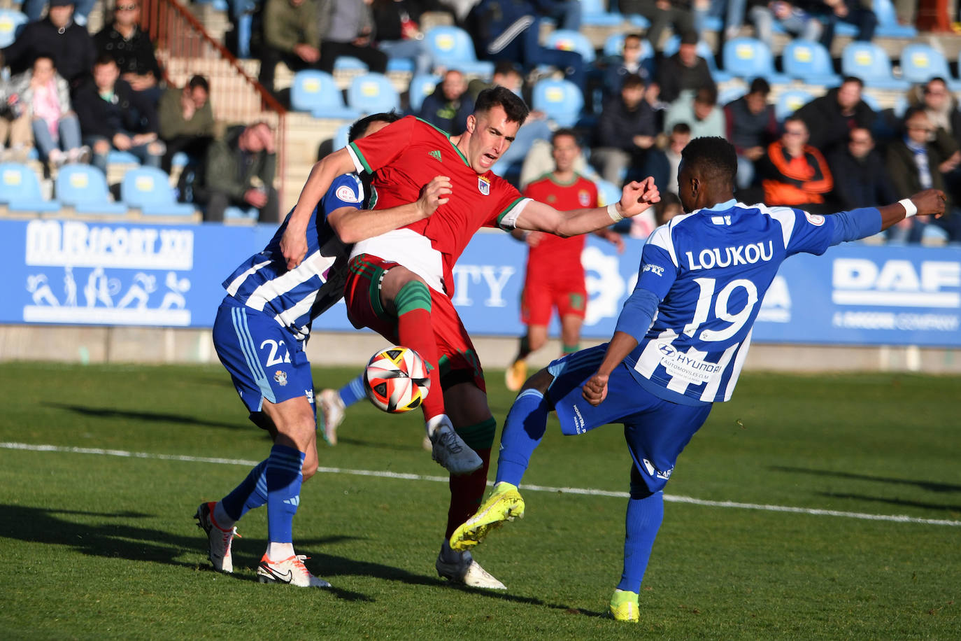 Las mejores imágenes de la victoria del Badajoz en Talavera