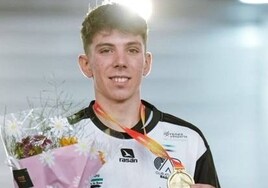 David García Zurita en el podio como campeón de Españ sub-20.