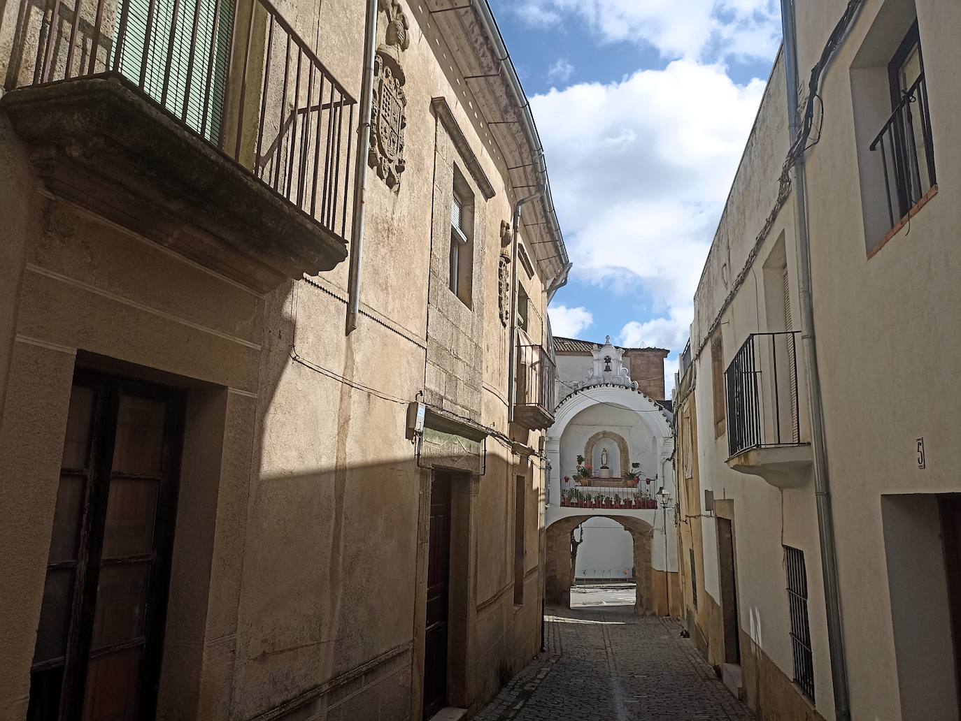 Villa Adentro. Paseo por el barrio gótico judío