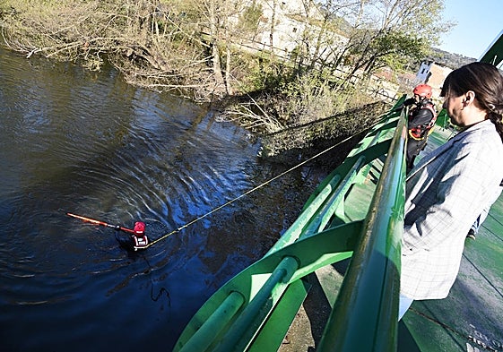 El puente de La Vinosilla es la base de operaciones en la búsqueda de Fernando Zamora.