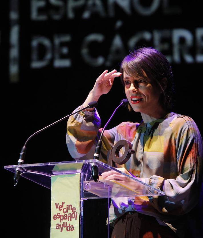 Imagen secundaria 2 - Lola Dueñas, Pablo Berger y Estíbaliz Urresola, tres de los galardonados. 