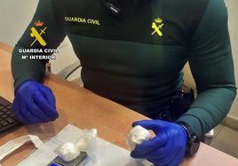 Detenido en Extremadura por conducir sin puntos en el carné mientras transportaba heroína y cocaína