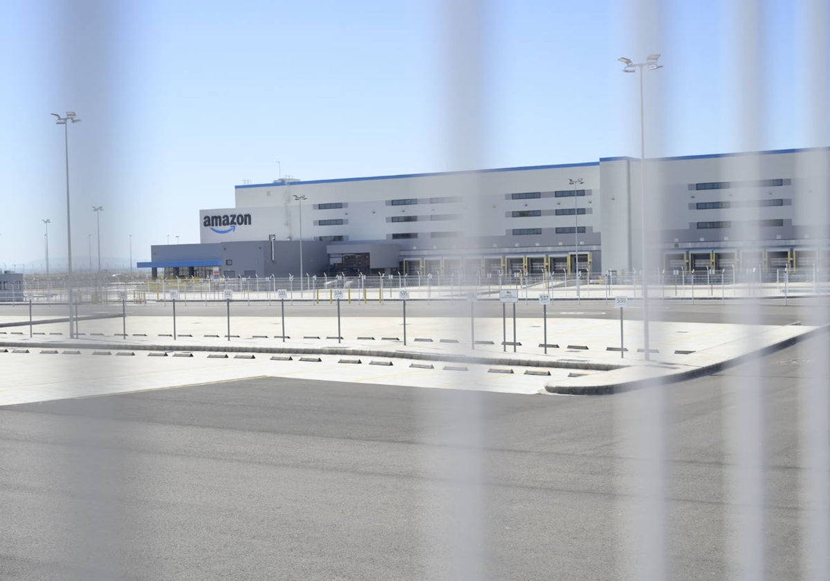 Centro de Amazon en la plataforma logística de Badajoz.