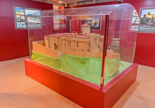 Maqueta del castillo de Belvís.