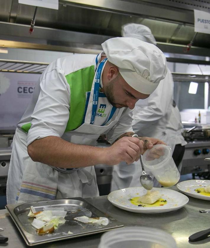 Imagen secundaria 2 - Marta Oti gana el concurso de cocina de bacalao de Islandia