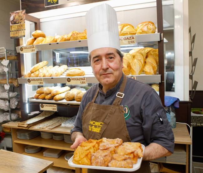 Diego Bautista madruga diariamente para no perder las recetas tradicionales.