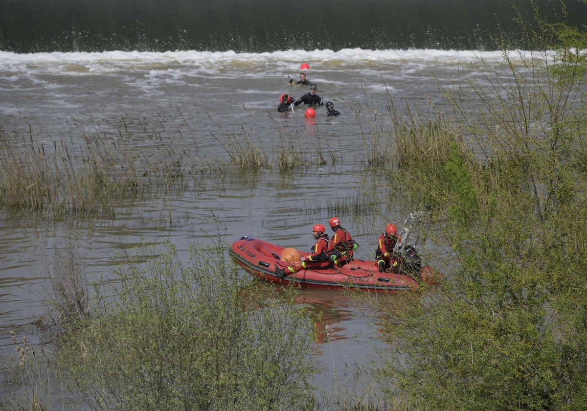 Búsqueda en el río de José María Silva.