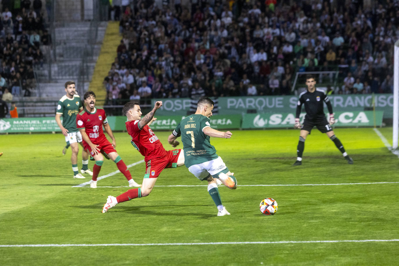 Imágenes del derbi Cacereño-Badajoz