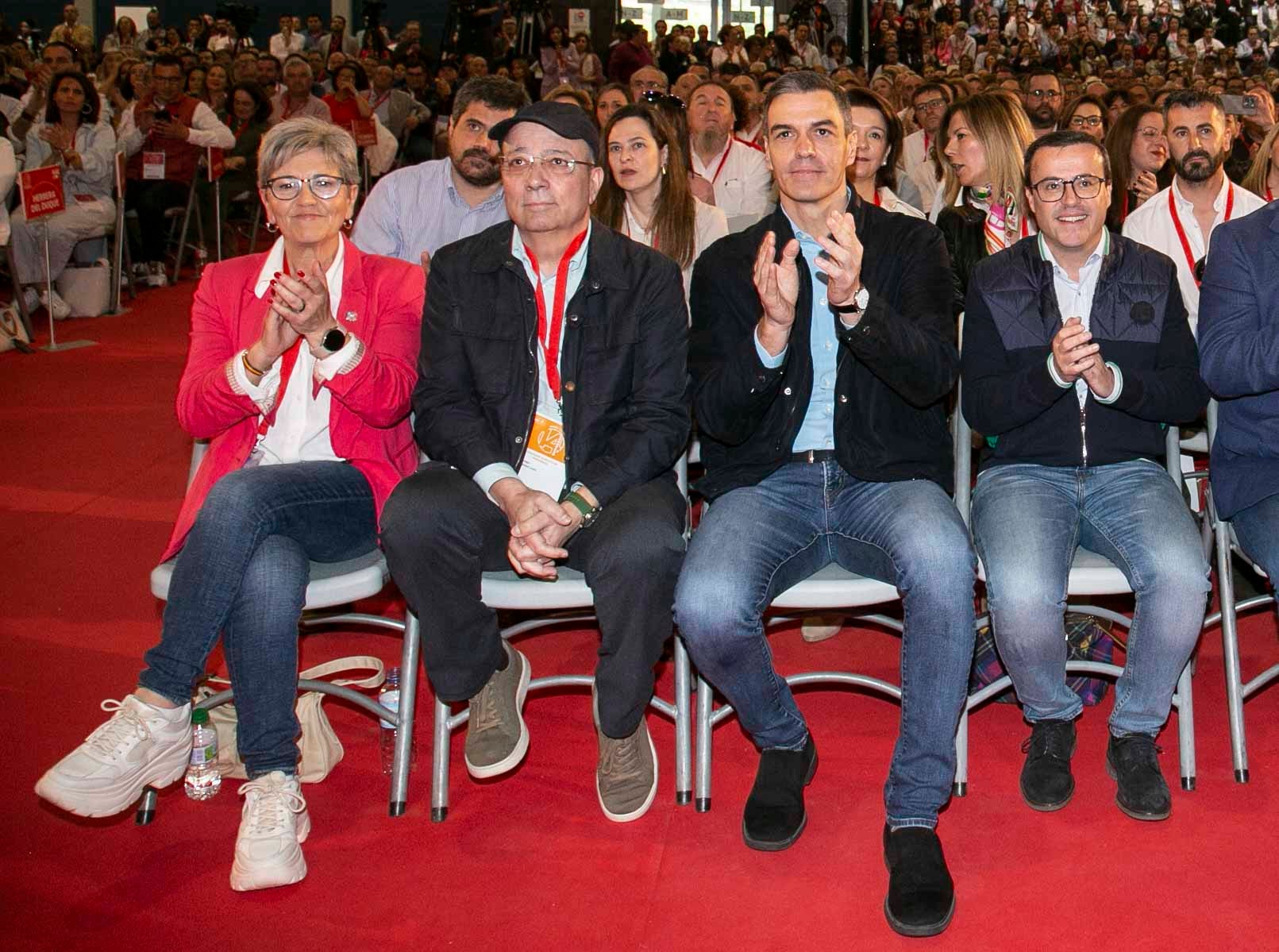 Vara se despide de la secretaría general del PSOE extremeño y cede el relevo a Gallardo