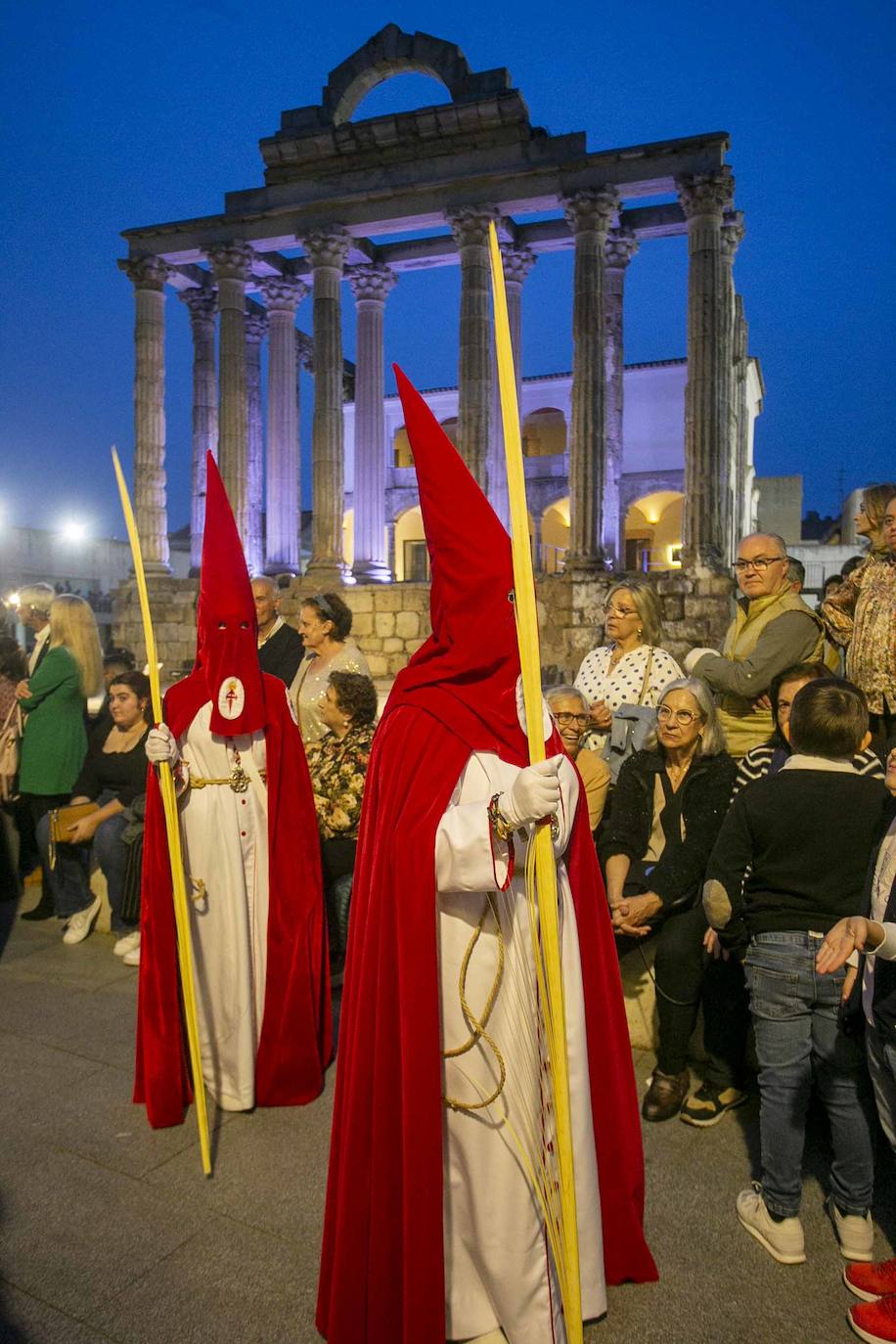 Desde la Concatedral ha salido la cofradía Infantil con su paso Entrada de Jesús en Jerusalén.