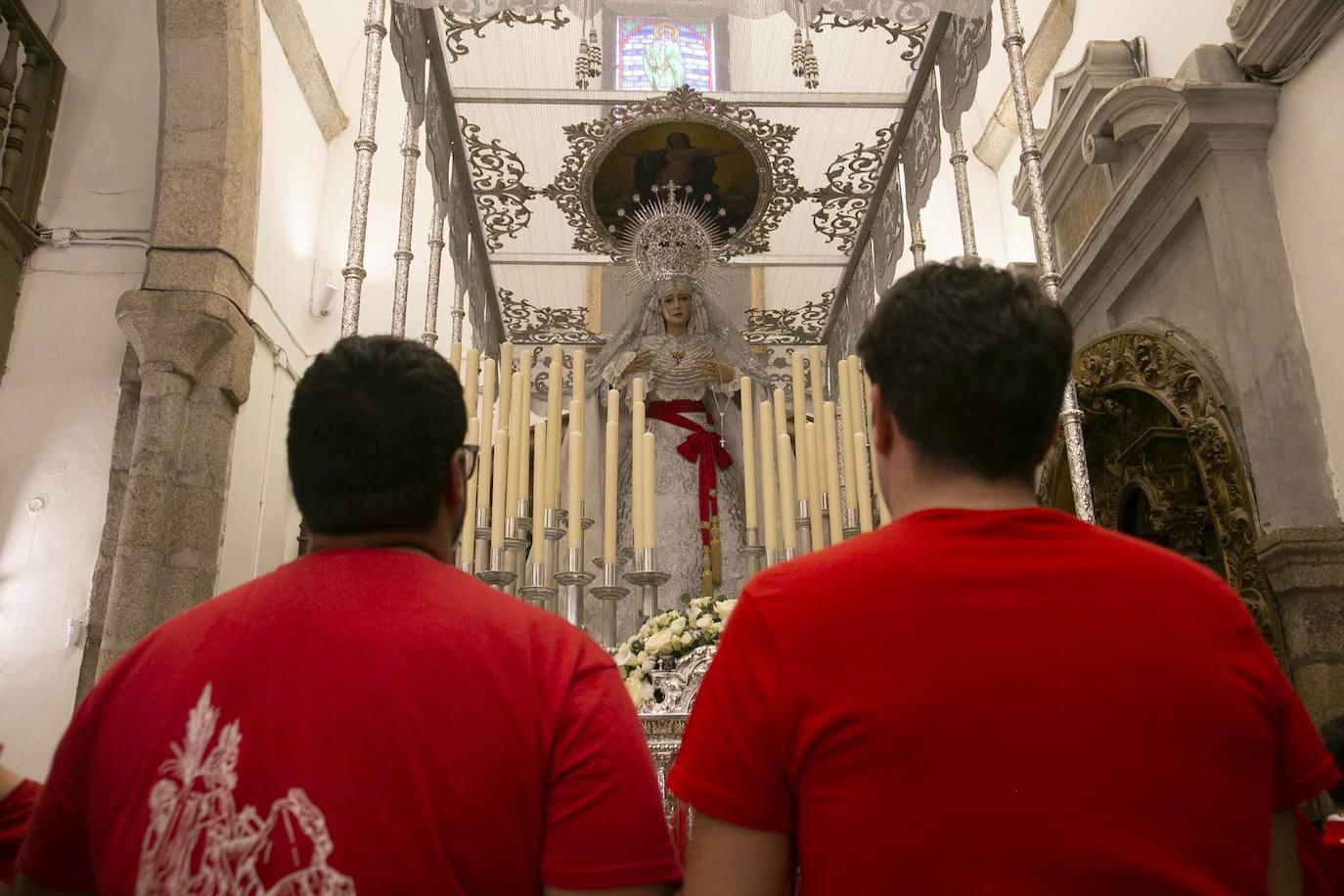Desde la Concatedral ha salido la cofradía Infantil con su paso Entrada de Jesús en Jerusalén.