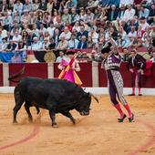 Las mejores imágenes de la corrida de Emilio de Justo, Talavante y Juan Ortega en Almendralejo (I)