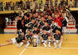 El Grupo López Bolaños celebra su segundo título copero.