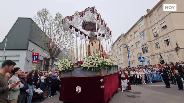 La Sagrada Cena y Nuestra Señora del Patrocinio pasean por Mérida el Domingo de Ramos