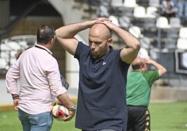 Luis Oliver Sierra durante el partido del Badajoz ante el Villanovense en el Nuevo Vivero.