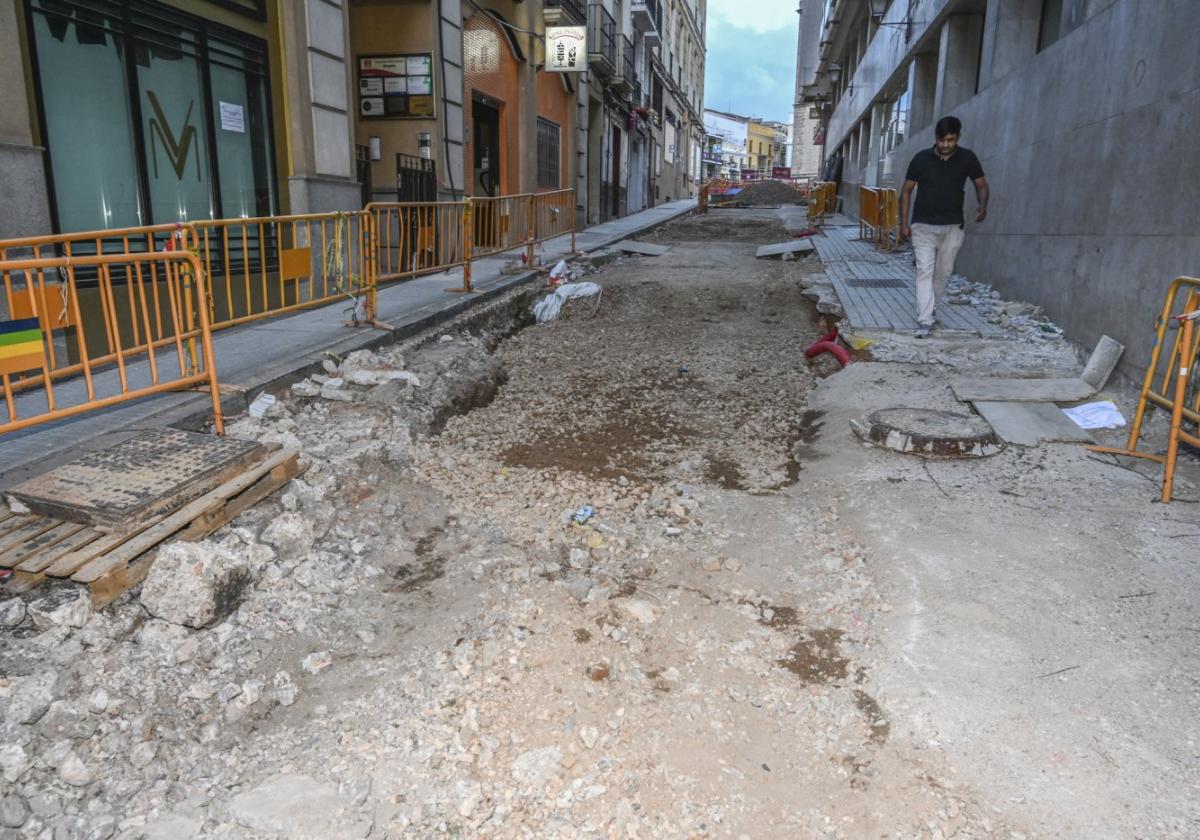 La obra de plataforma única en la calle Zurbarán.