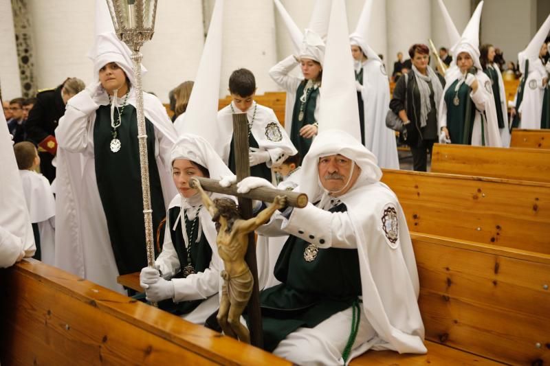 Las mejores imágenes del Martes Santo en Cáceres (II)