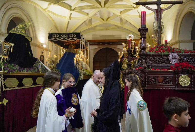 La Hermandad de Santo Domingo de Badajoz se quedó en el templo