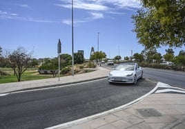 Desvío hacia Jardines del Guadiana y donde se ubicará la rotonda en el Puente Real.