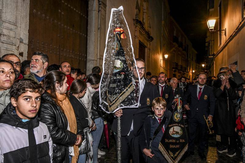 La procesión del Descendimiento en Badajoz, en imágenes