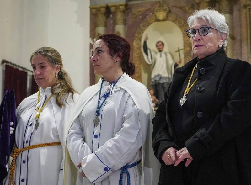 La Hermandad de Santo Domingo de Badajoz se quedó en el templo
