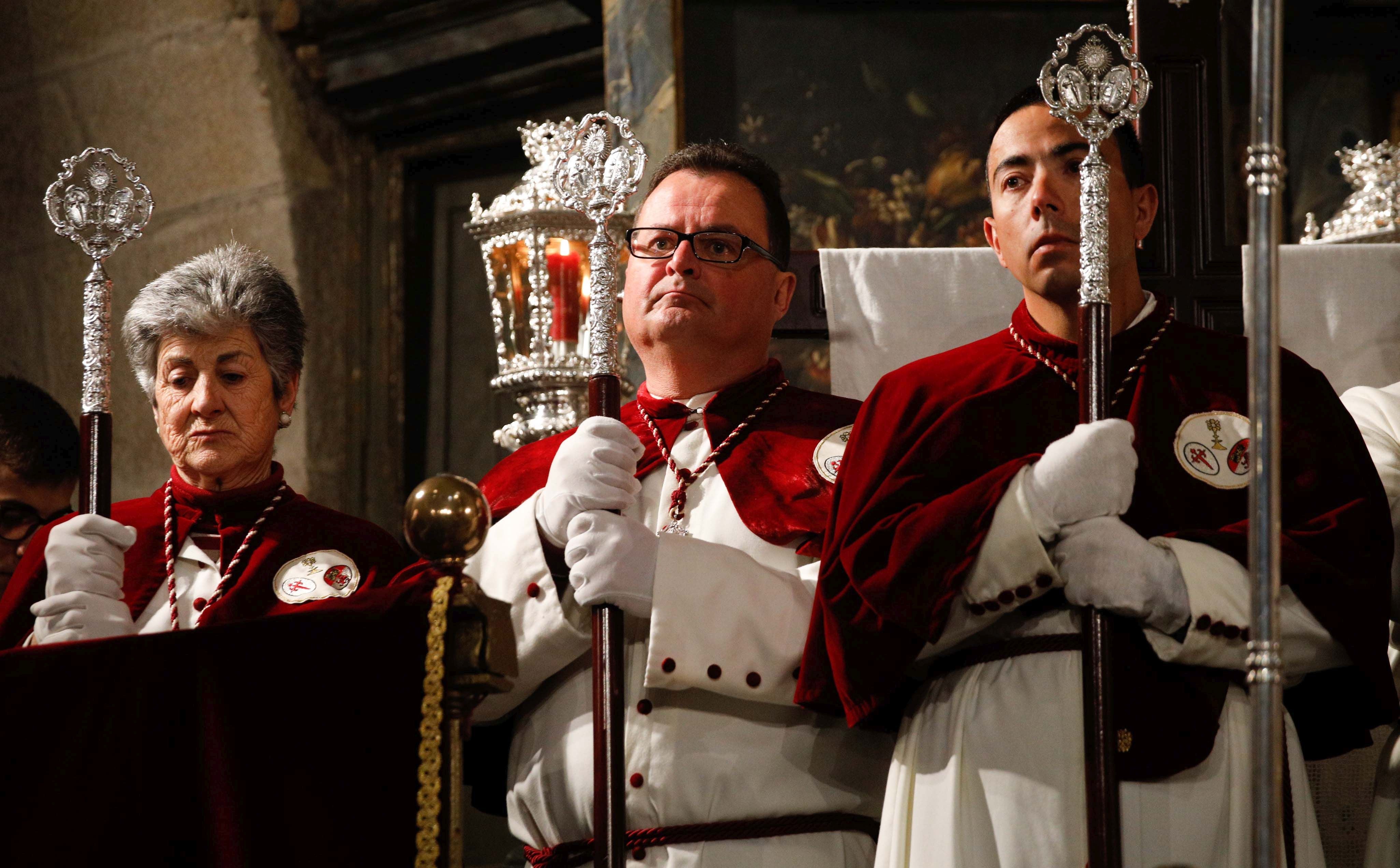 El Jueves Santo comenzó en Cáceres con la suspensión de la Sagrada Cena. 