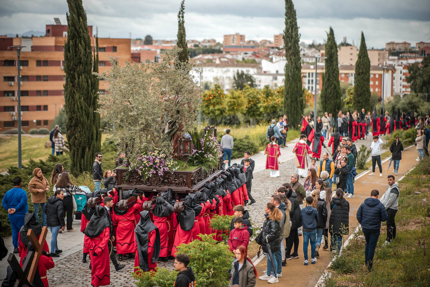 Cofradía de la Paz, en su procesión por Mérida. 