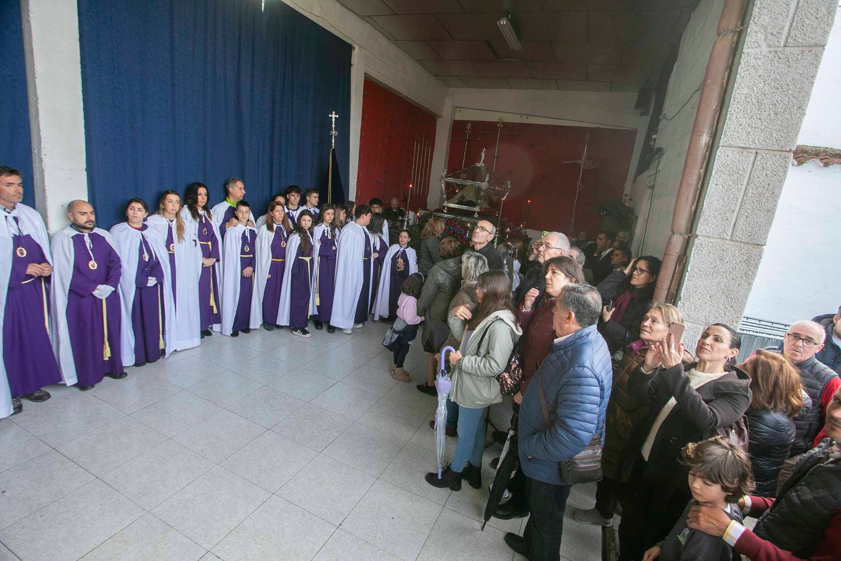 El Santo Entierro se suspende en Mérida. El Calvario, la hermandad encargarla de organizarlo, ha decidido cancelarlo por riesgo de lluvias.