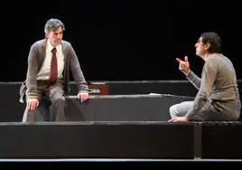 Miguel Hermoso durante una escena de la obra con Carmelo Gómez.