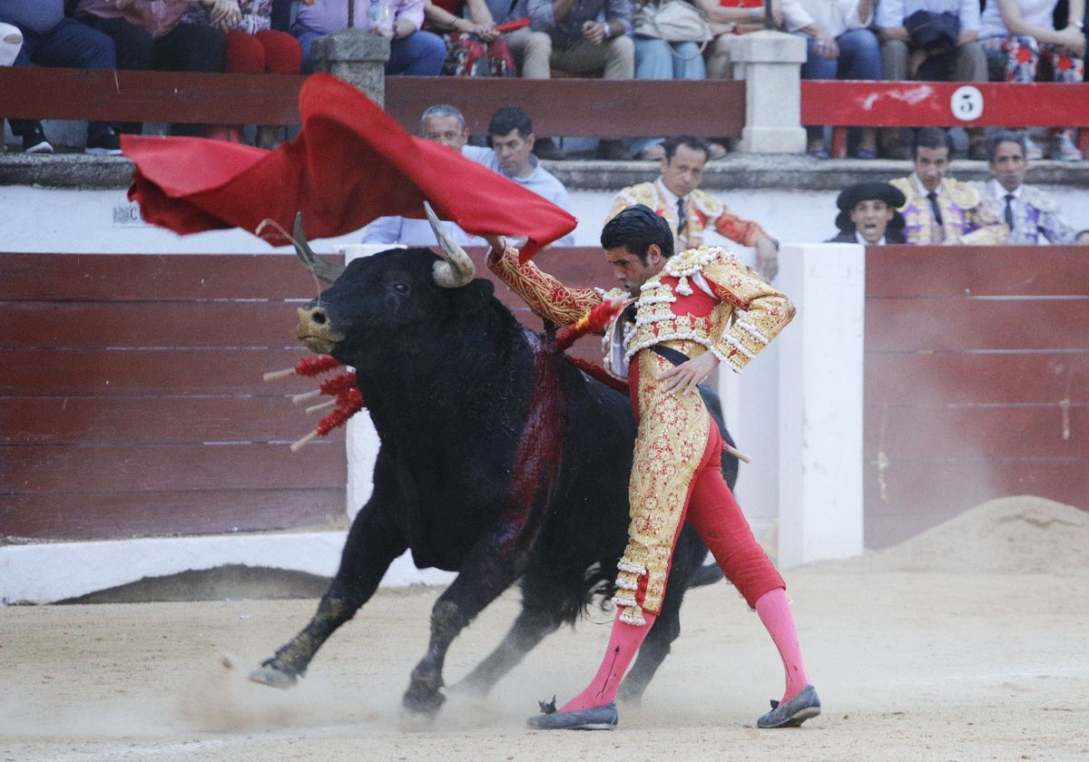 Emilio de Justo en la plaza de toros de Cáceres en junio de 2019.