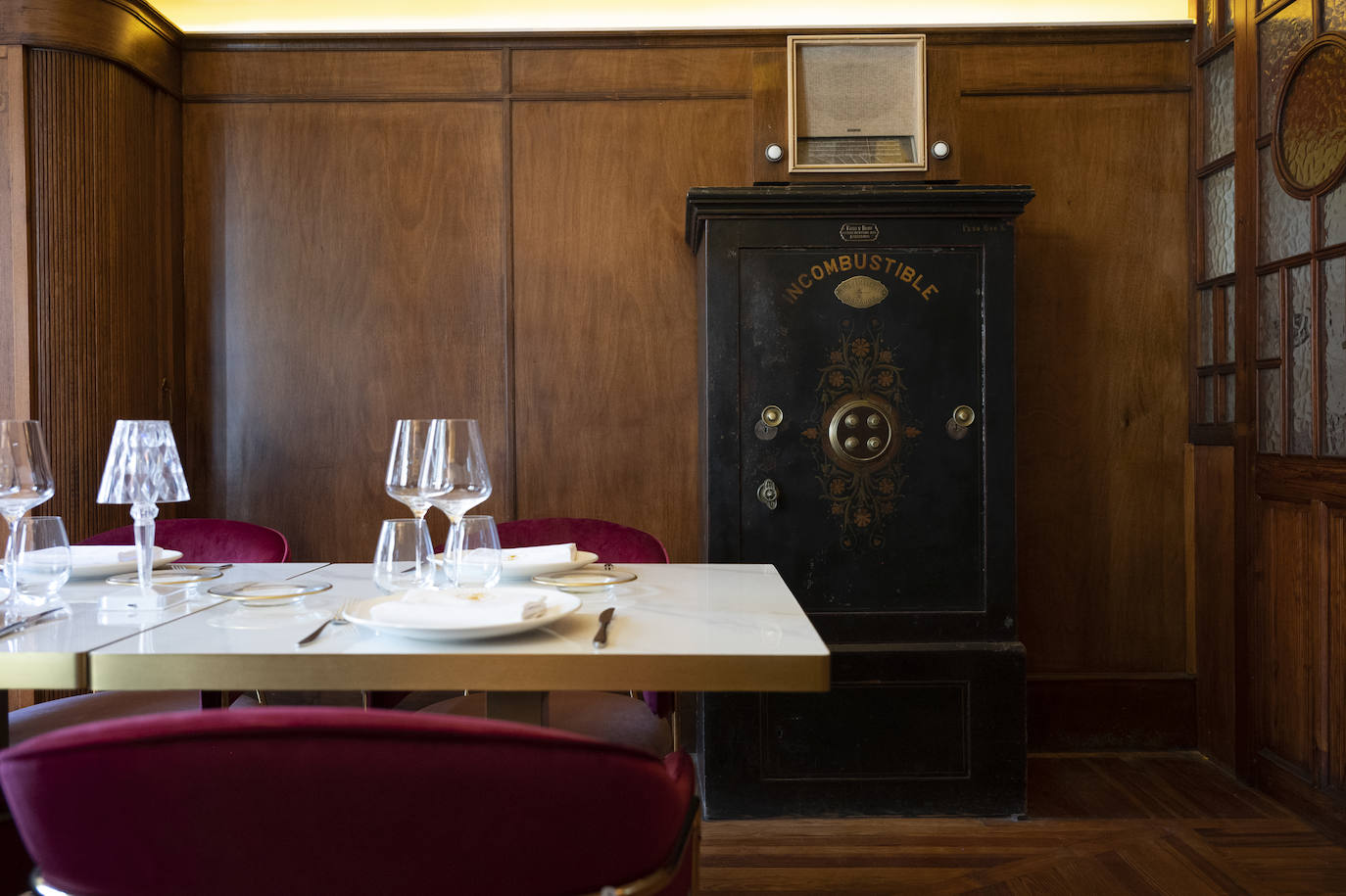 Imágenes del edificio de las Tres Campanas