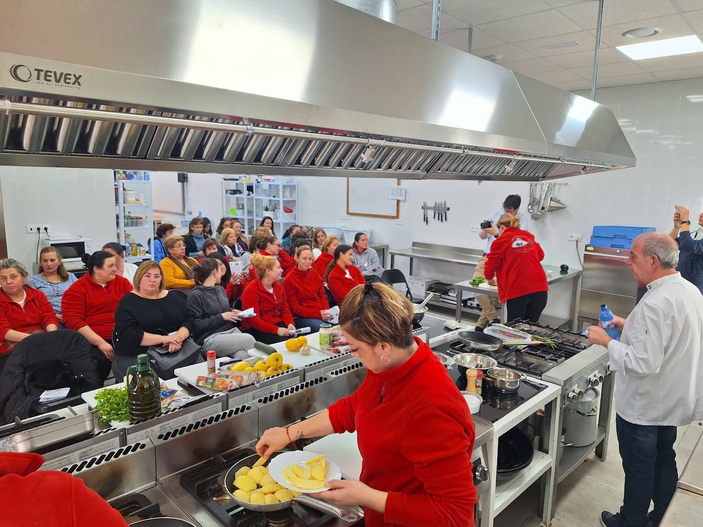 Momento del taller de cocina realizado este miércoles en el Centro de Formación Municipal.