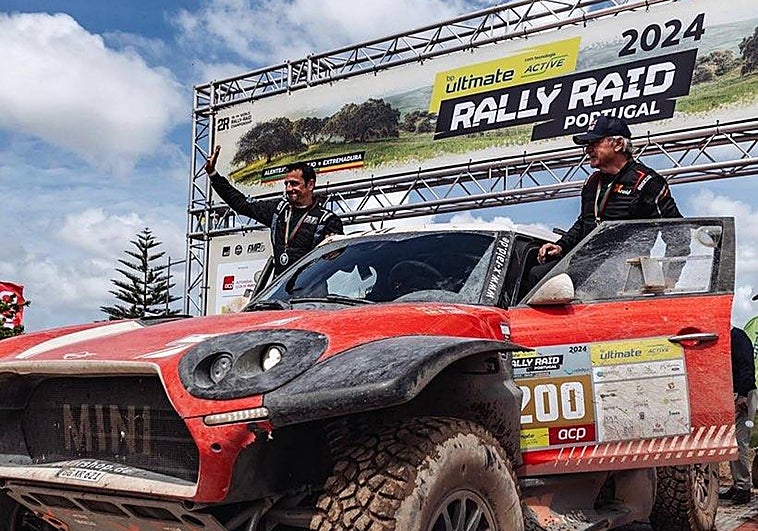 Sainz, en el podio de ayer en Portugal.