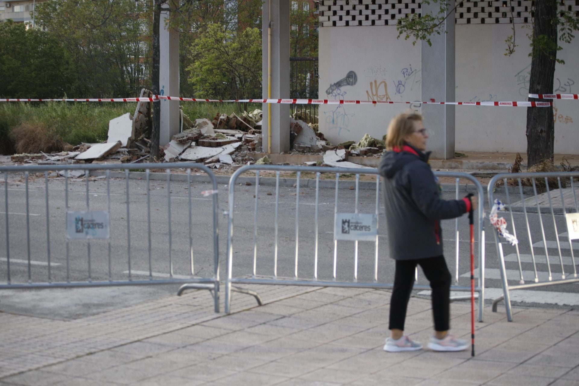 Afectada por el derrumbe en Nuevo Cáceres: «Cuando salgo al balcón a tender tengo miedo»